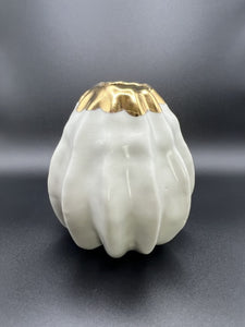 Anna Calluori Holcombe, "Acorn Squash Vase"